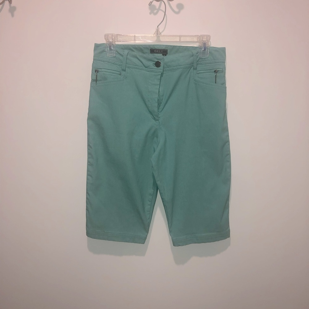 Women’s Bermuda short-size 8 but run small